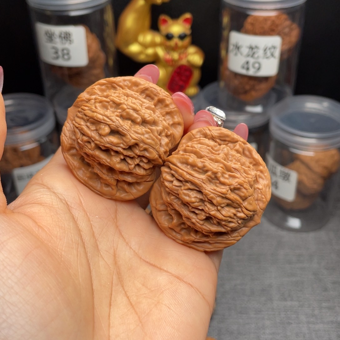 文玩核桃把件虎头