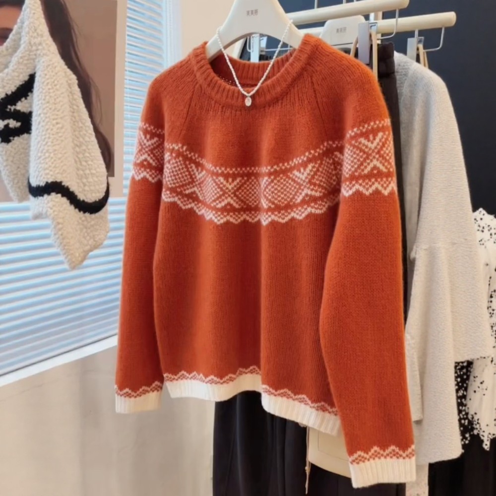 2025年秋冬季洋气费尔岛风红色毛衣圆领复古提花针织衫保暖套头衫