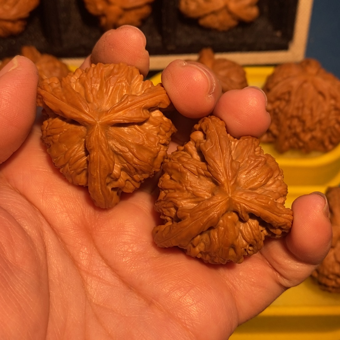 彬***岛文玩核桃吊坠白狮子