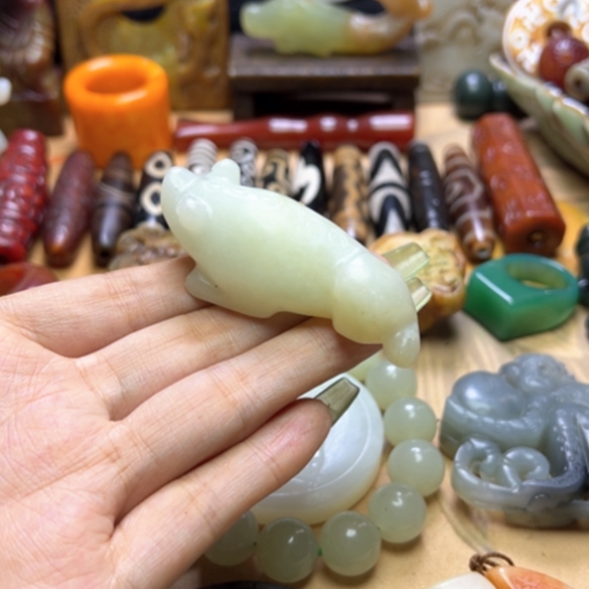 【闪购商品】蛇纹石玉未镶嵌颈饰
