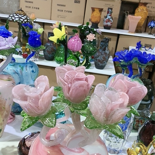 琉璃花瓶高45厘米宽9厘米