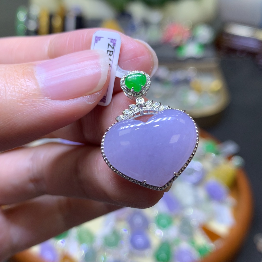 翡翠颈饰18K金镶嵌翡翠吊坠项链