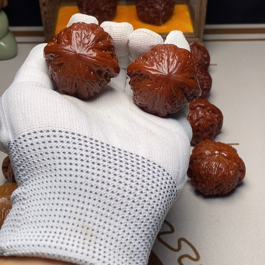 文玩核桃吊坠纯手盘十多年铁锤妹妹