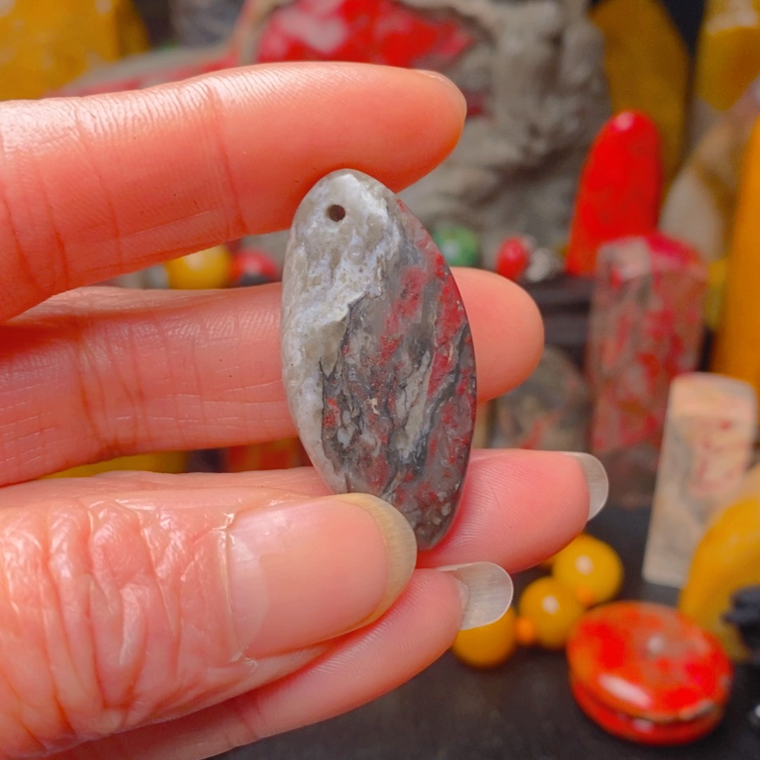 昌化鸡血石昌化鸡血石挂件