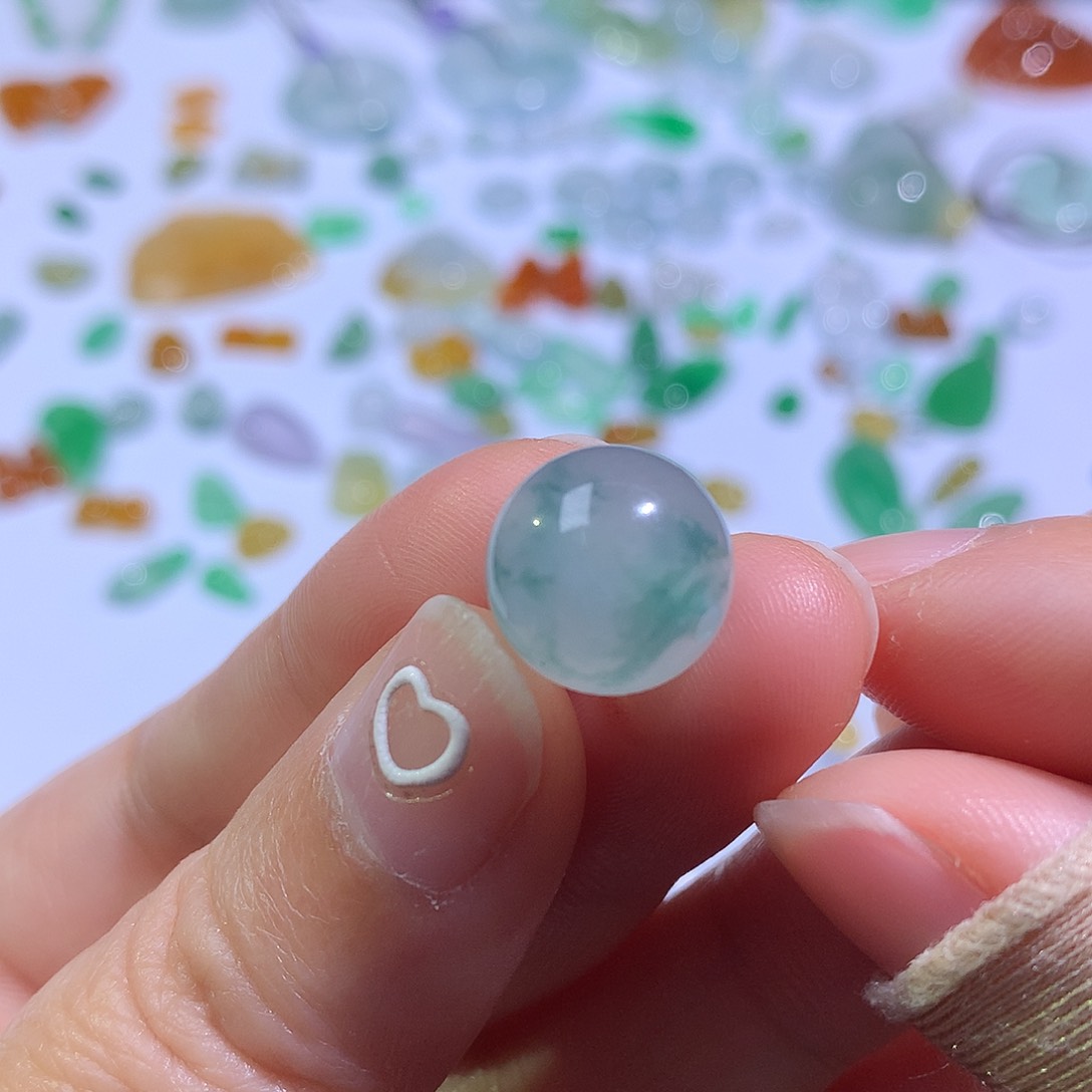 翡翠颈饰未镶嵌珠子