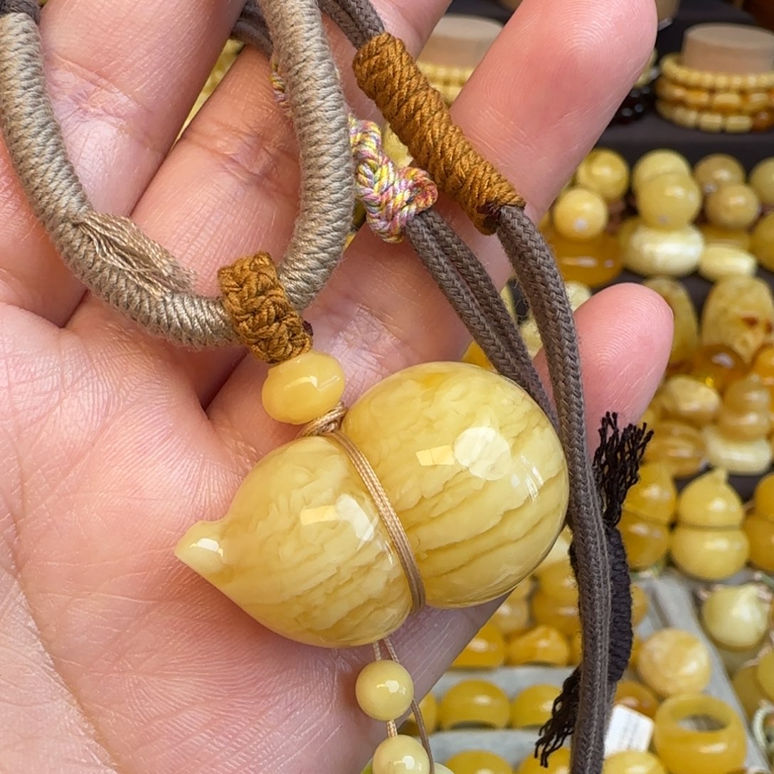 琥珀未镶嵌套链天然俄料虎皮妖花蜜蜡葫芦吊坠