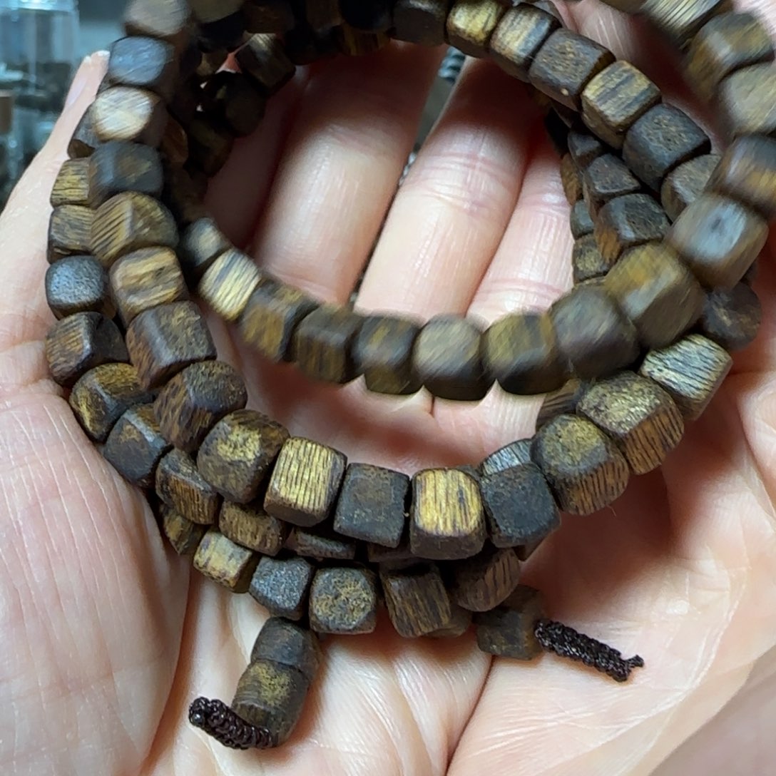 沉香木手串雪***凉绿奇楠沉香方珠多圈手串25克+
