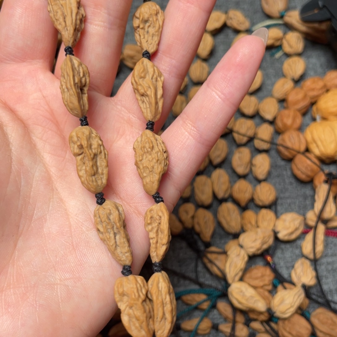 洋***。文玩核桃吊坠蛤蟆