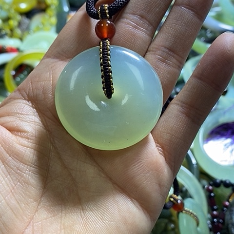 岫玉颈饰未镶嵌挂件