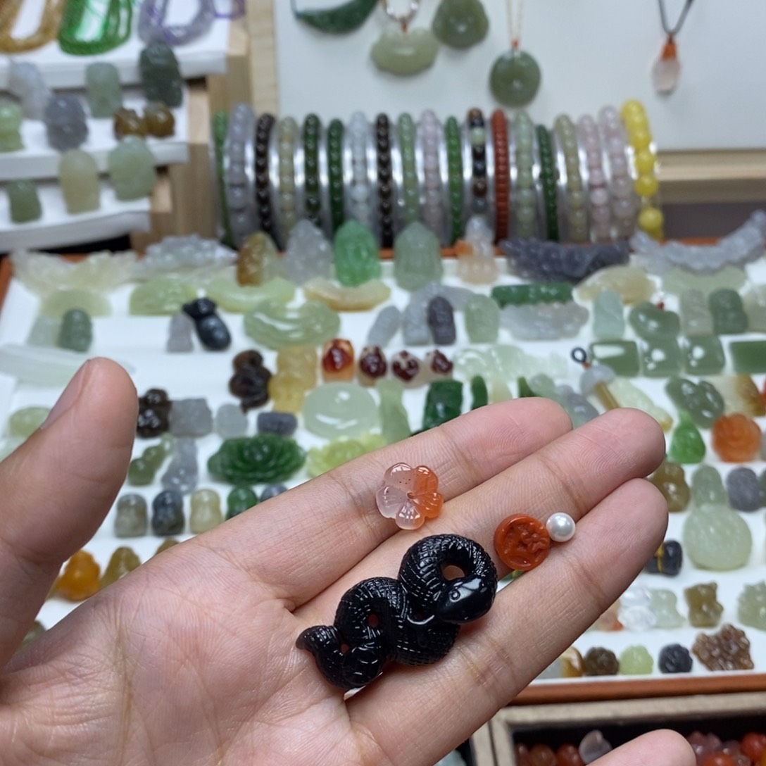 和田玉颈饰未镶嵌◆****ㄣ订制不退不换