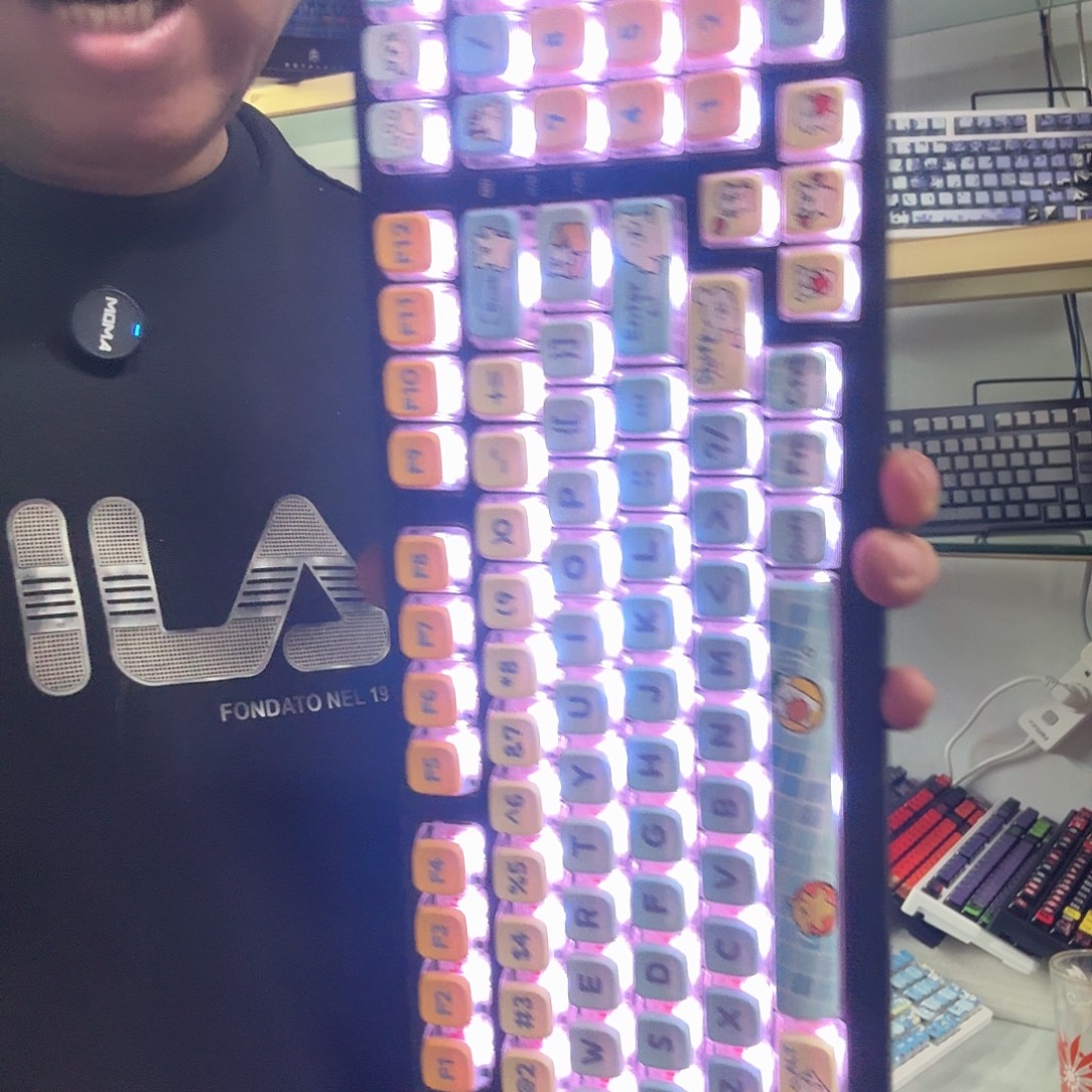 99新联想极光定制红轴