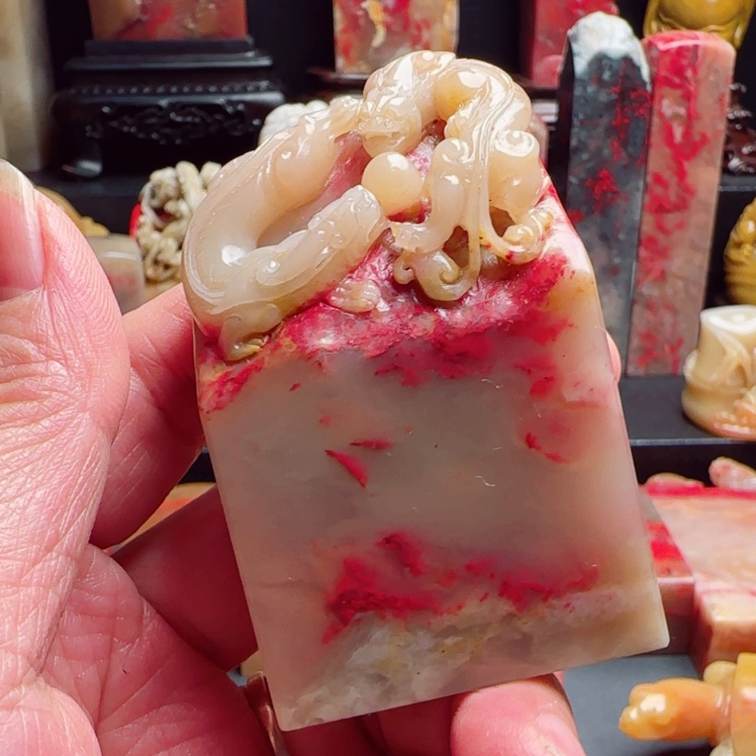 昌化石?*佶昌化鸡血石