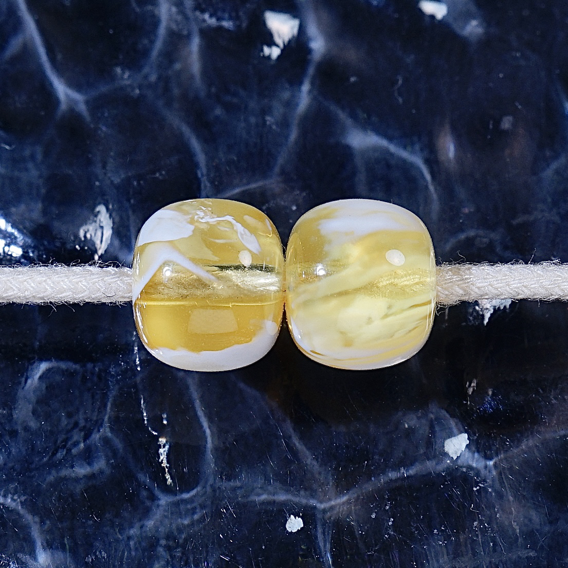 7.5×6.5mm天然金瓷白溶洞蜜蜡精工老型对珠