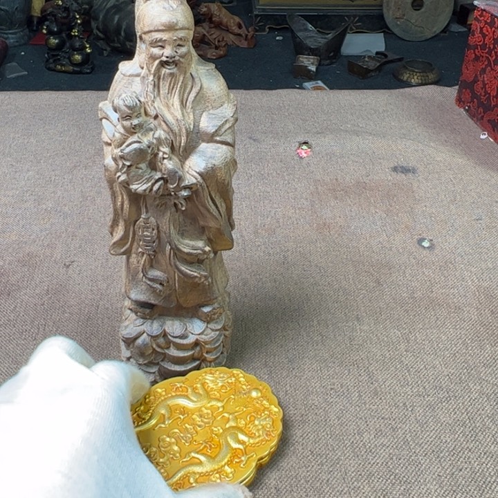 精品摆件工艺品等