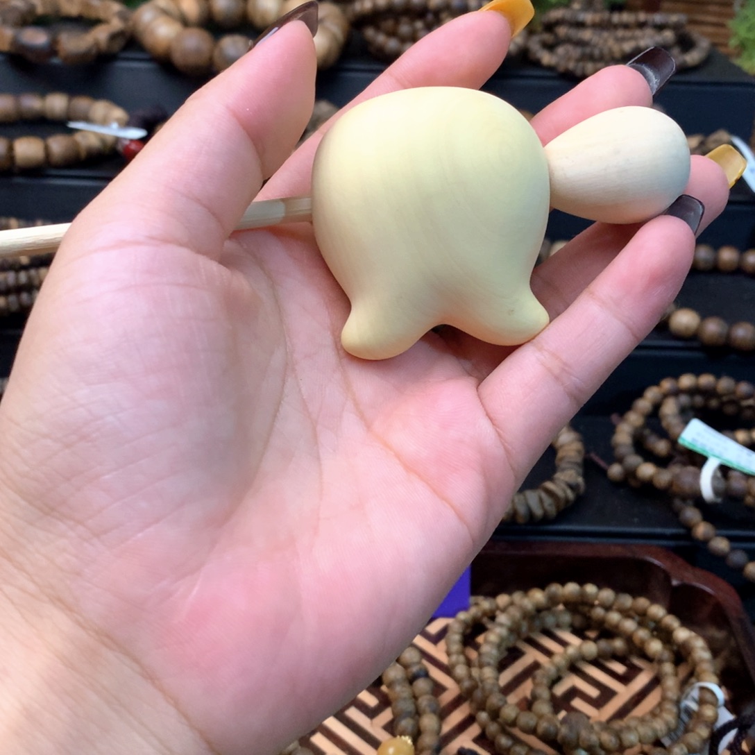 彭***）木质类黄杨木木雕