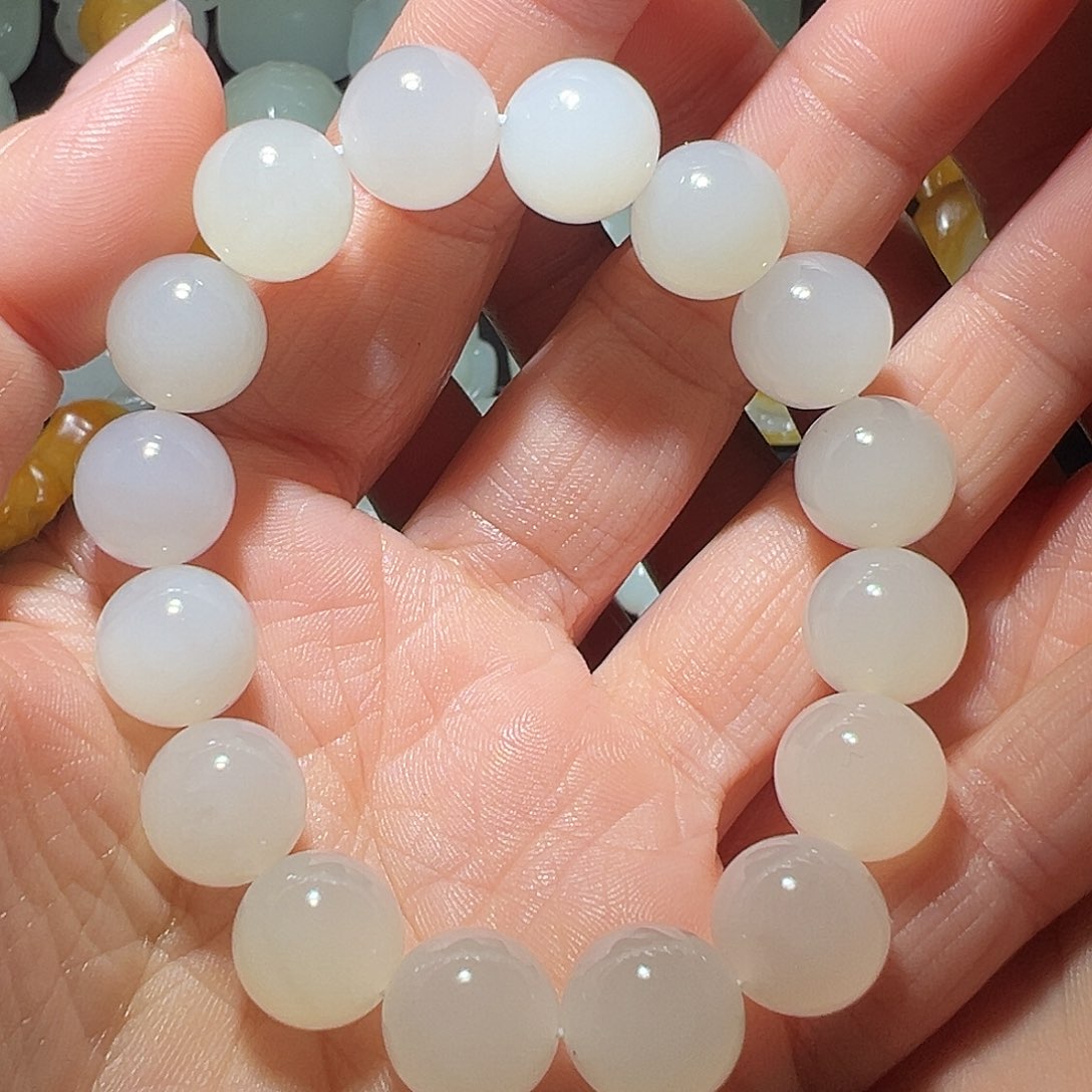 颈饰未镶嵌和田玉清**忧