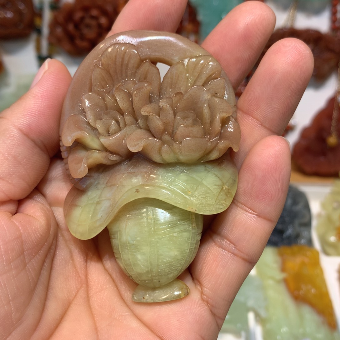 未镶嵌蛇纹石玉颈饰