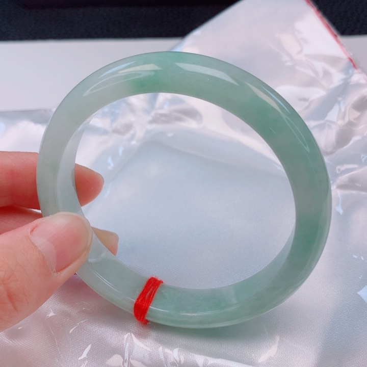 用***4翡翠手镯未镶嵌60圈口