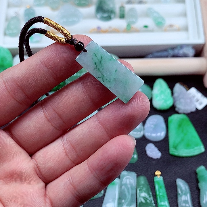 翡翠吊坠(不含链)未镶嵌