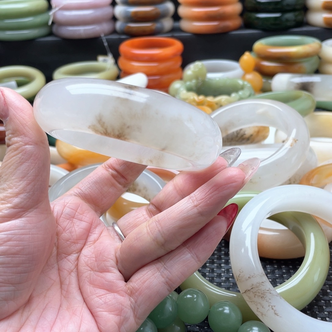 石英质玉手镯未镶嵌S**…