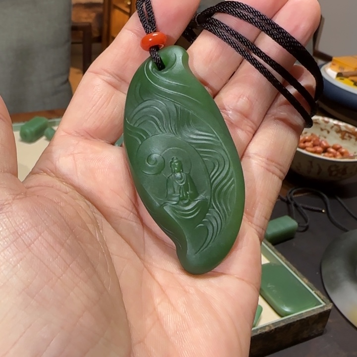 奋***爸和田玉未镶嵌颈饰