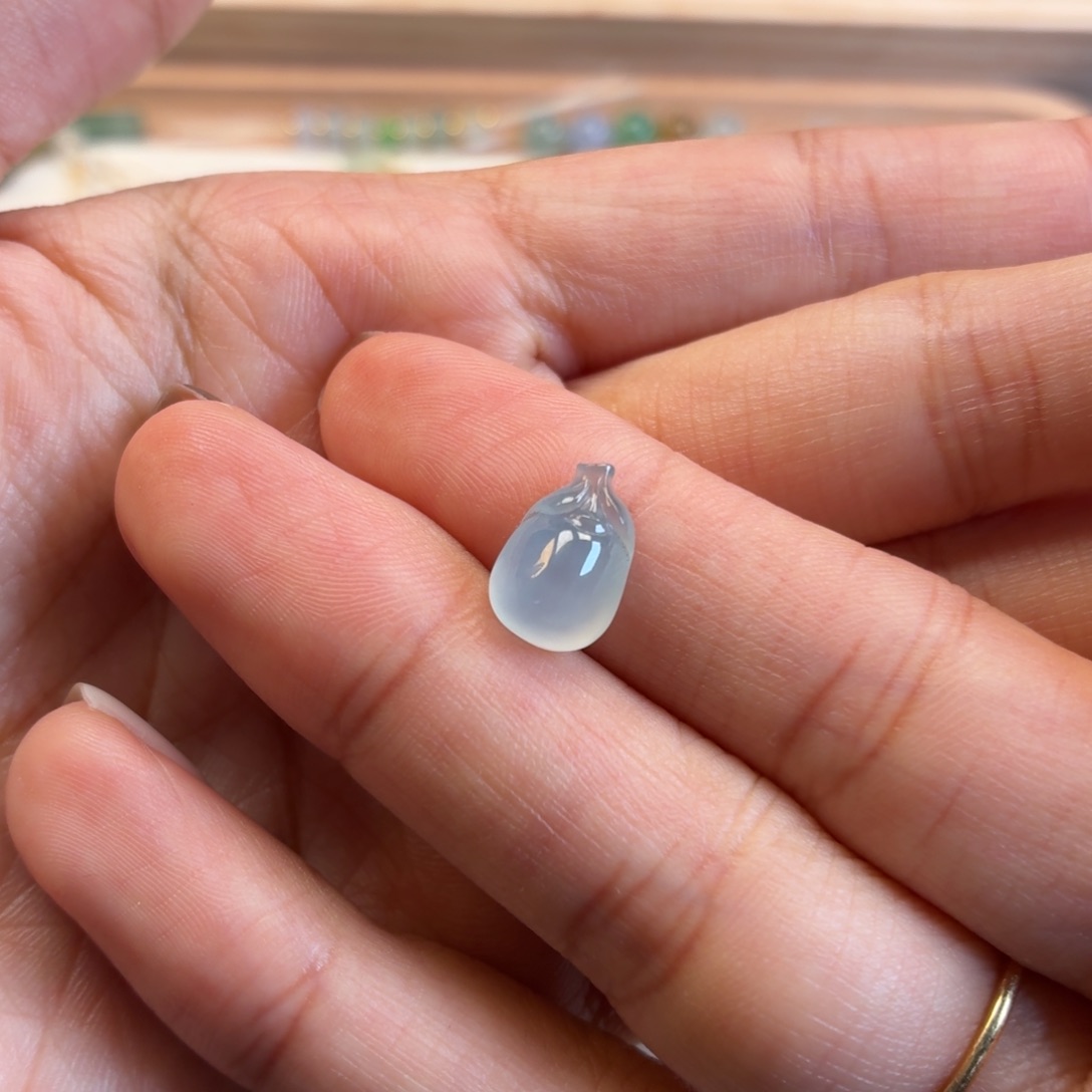 翡翠散珠小福瓜（微瑕）