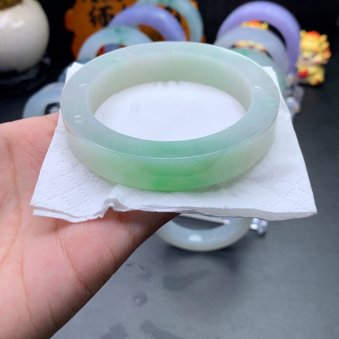 定制翡翠未镶嵌正圈飘绿