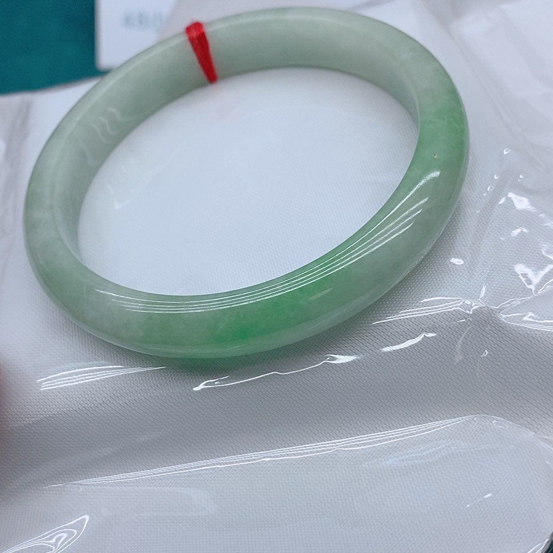 翡翠手镯未镶嵌不****檬744444444