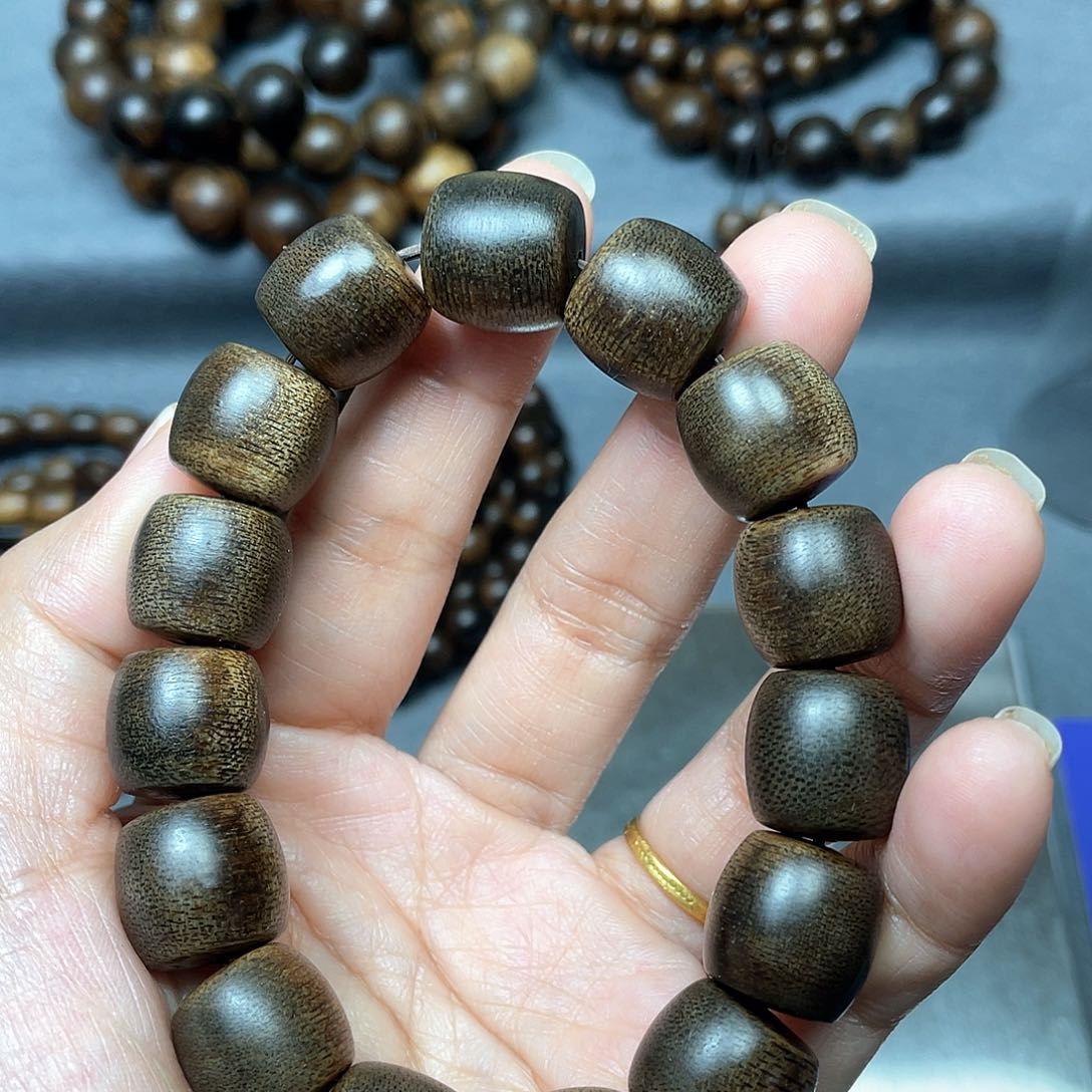 沉香手串城****生芽庄白棋1.4