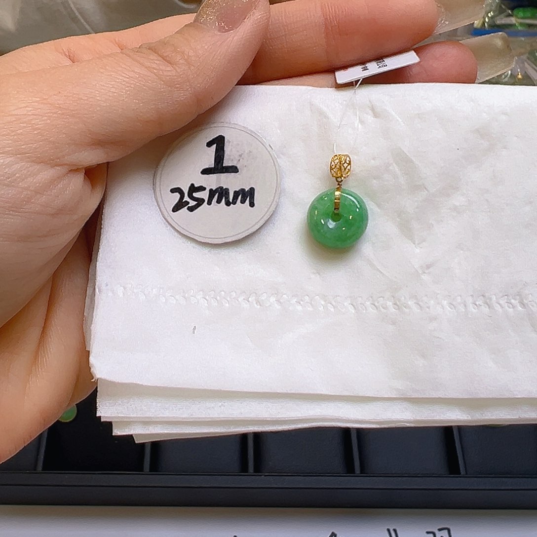 翡翠颈饰18K金镶嵌翡翠