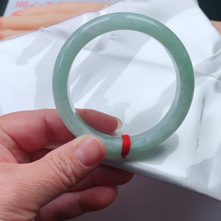 翡翠手镯未镶嵌翡翠032