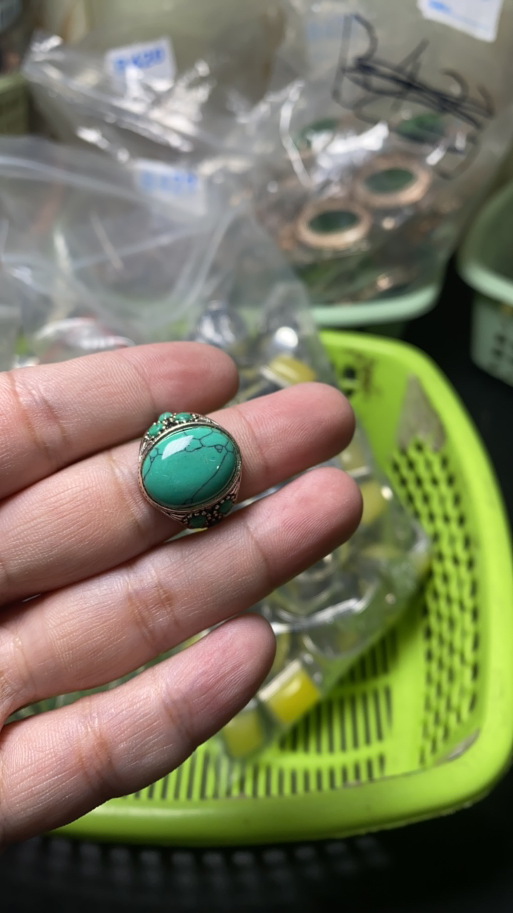 B 804 绿铁线戒指