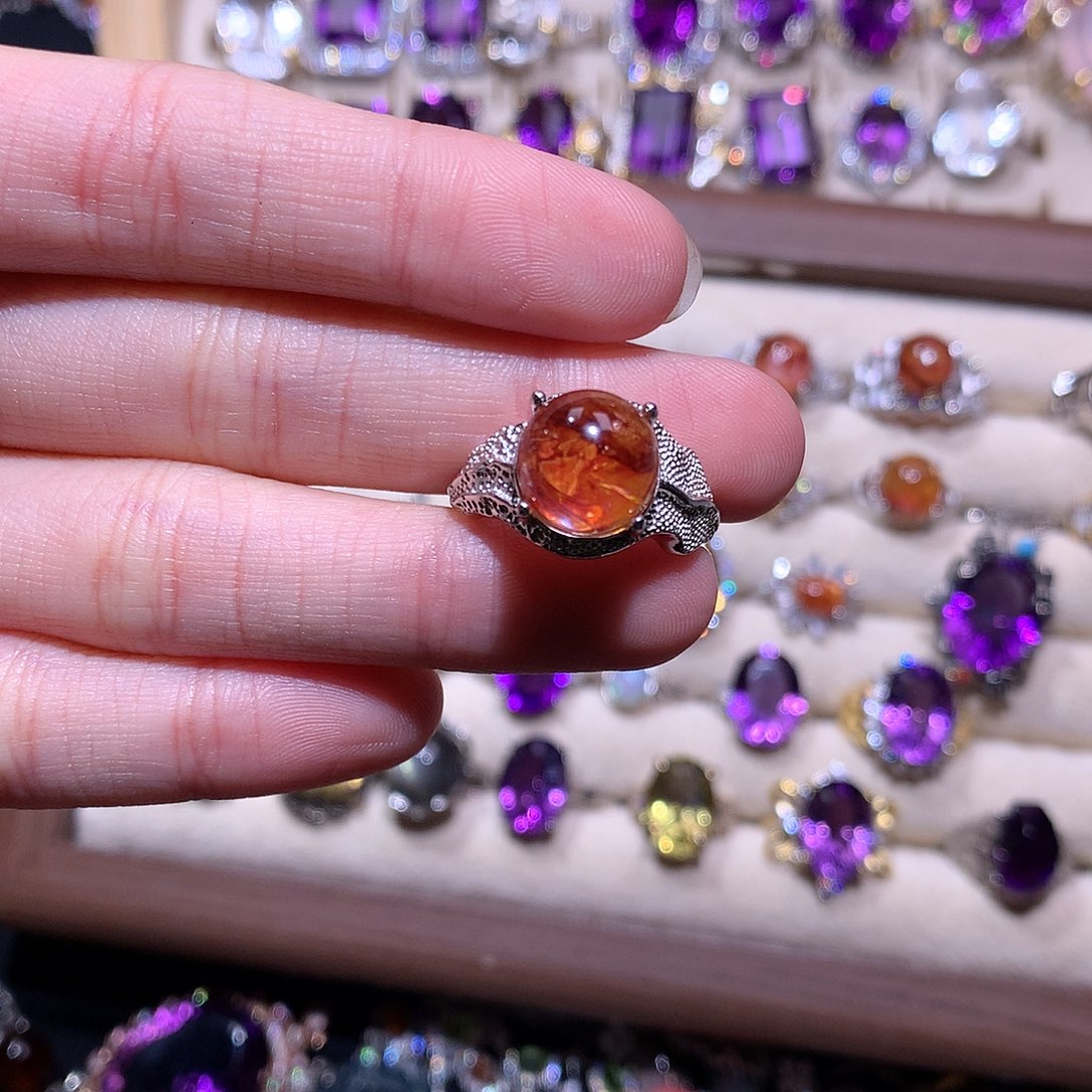 银S925镶嵌戒指黄晶哈**?