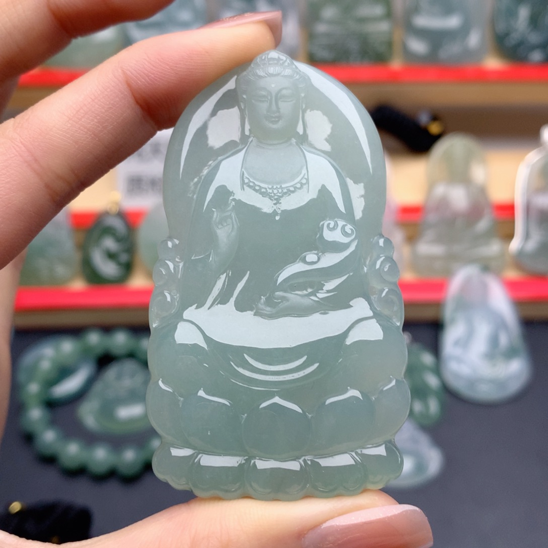 翡翠未镶嵌颈饰素衣