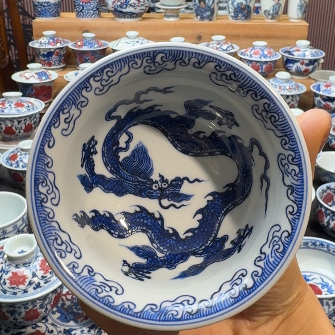 叼****缠枝莲压手杯原矿 shouhui