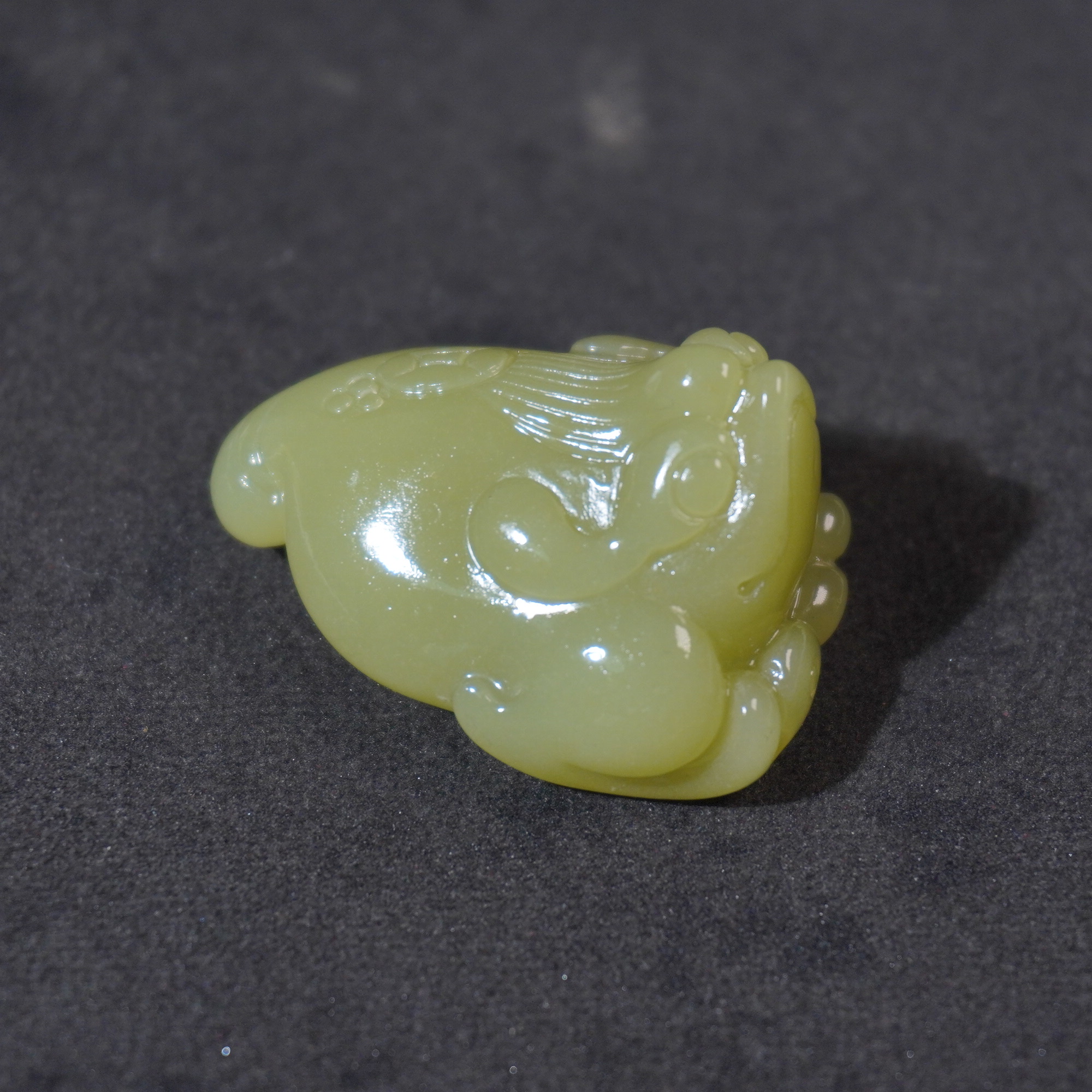 70G45 清 和田玉金蟾手把