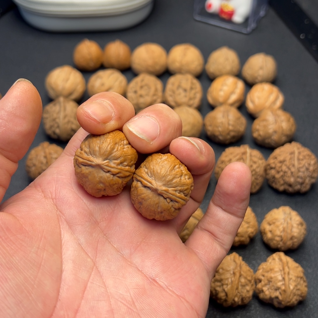 文玩核桃把件粗筋小元宝