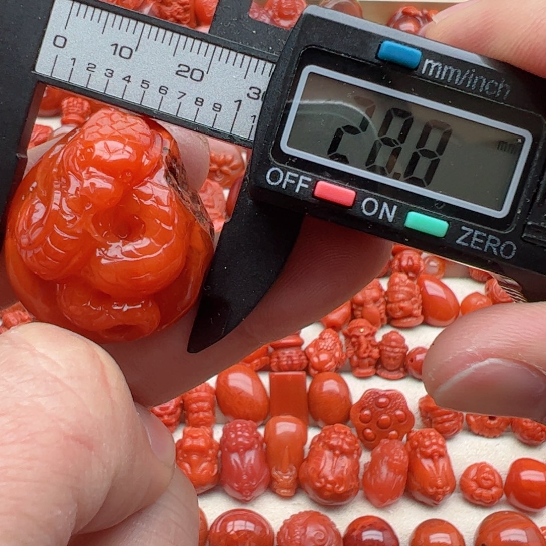 南红玛瑙配饰未镶嵌