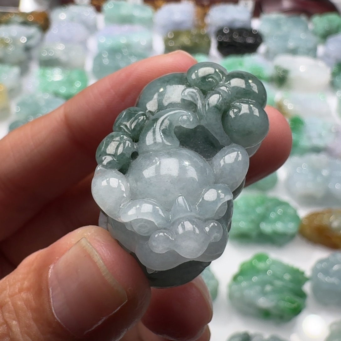 翡翠未镶嵌挂件貔貅