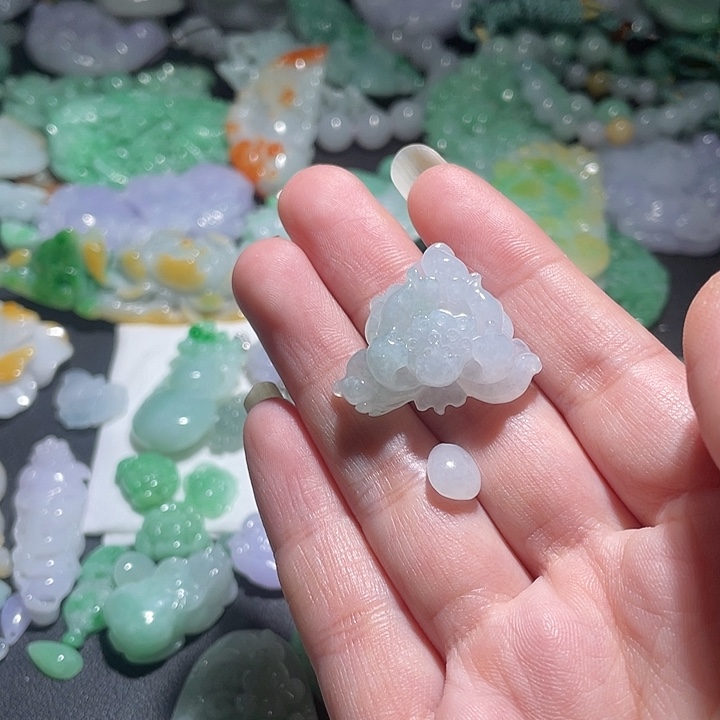 颈饰未镶嵌翡翠天