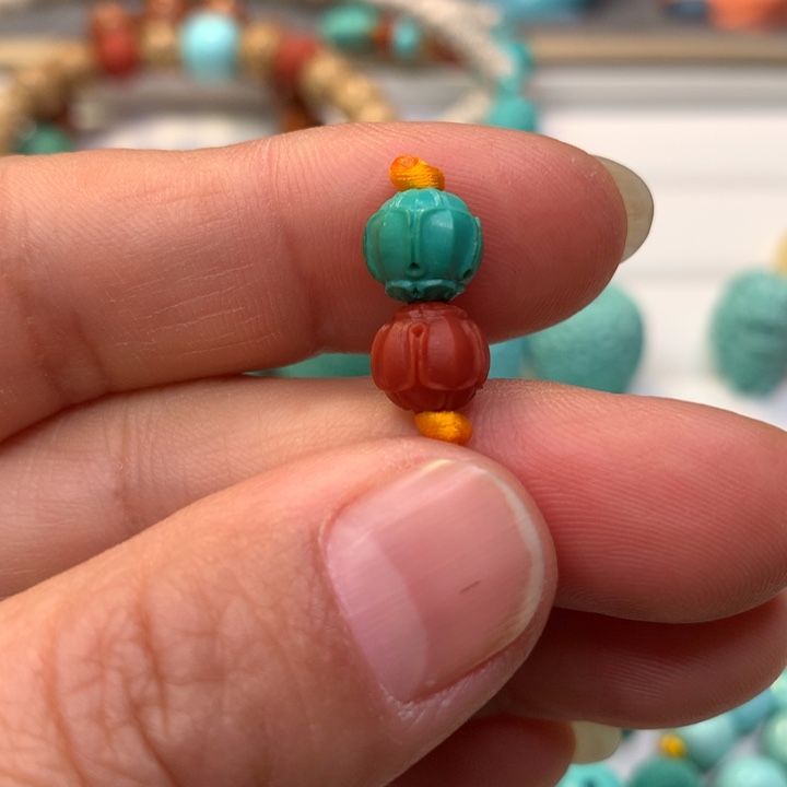 绿松石未镶嵌颈饰