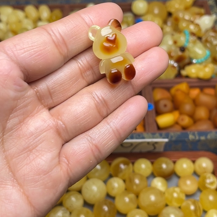蜜蜡未镶嵌珠宝奇石天然蜜蜡小熊