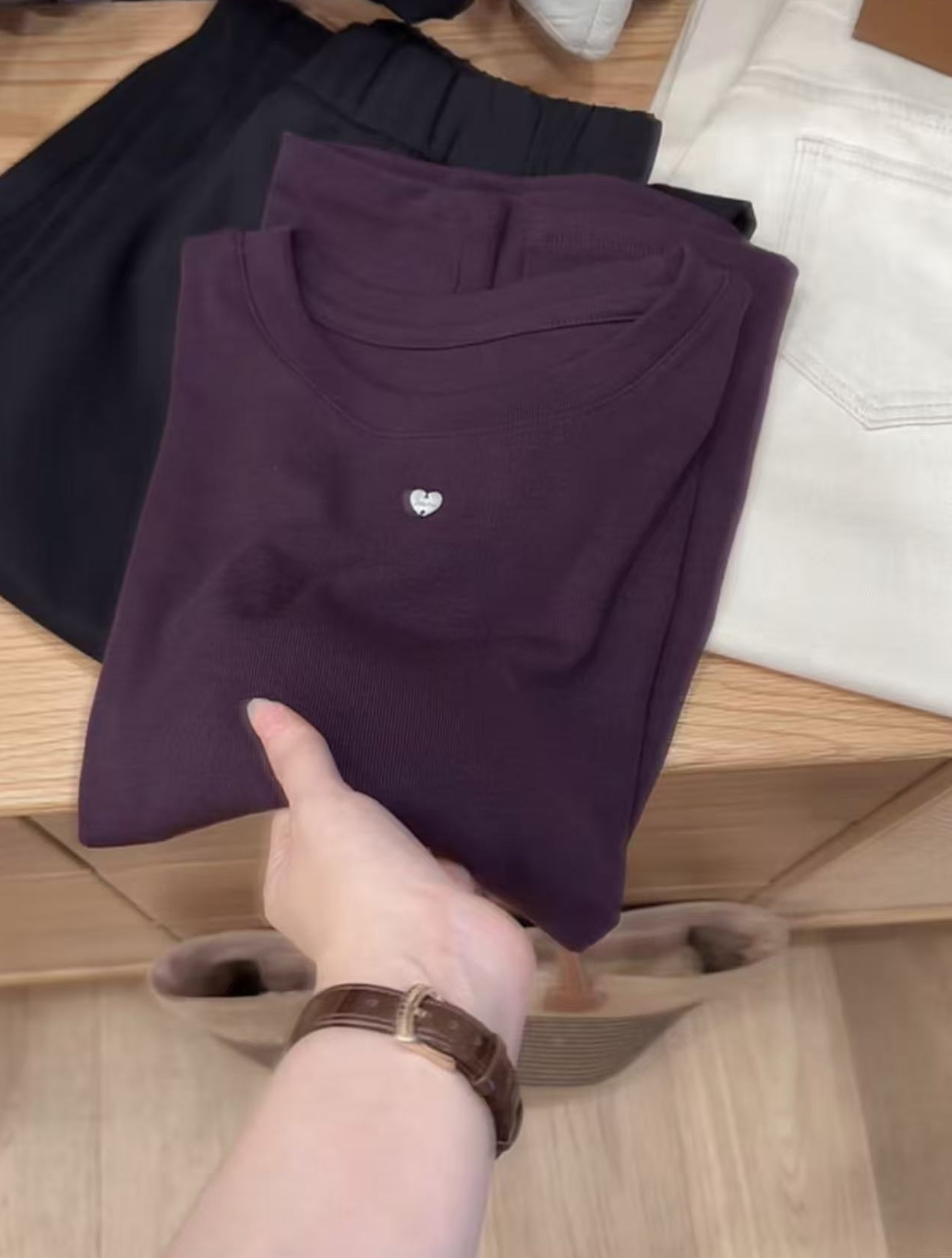 七言家！巨好看！ins穿搭黛紫爱心银扣百搭短袖