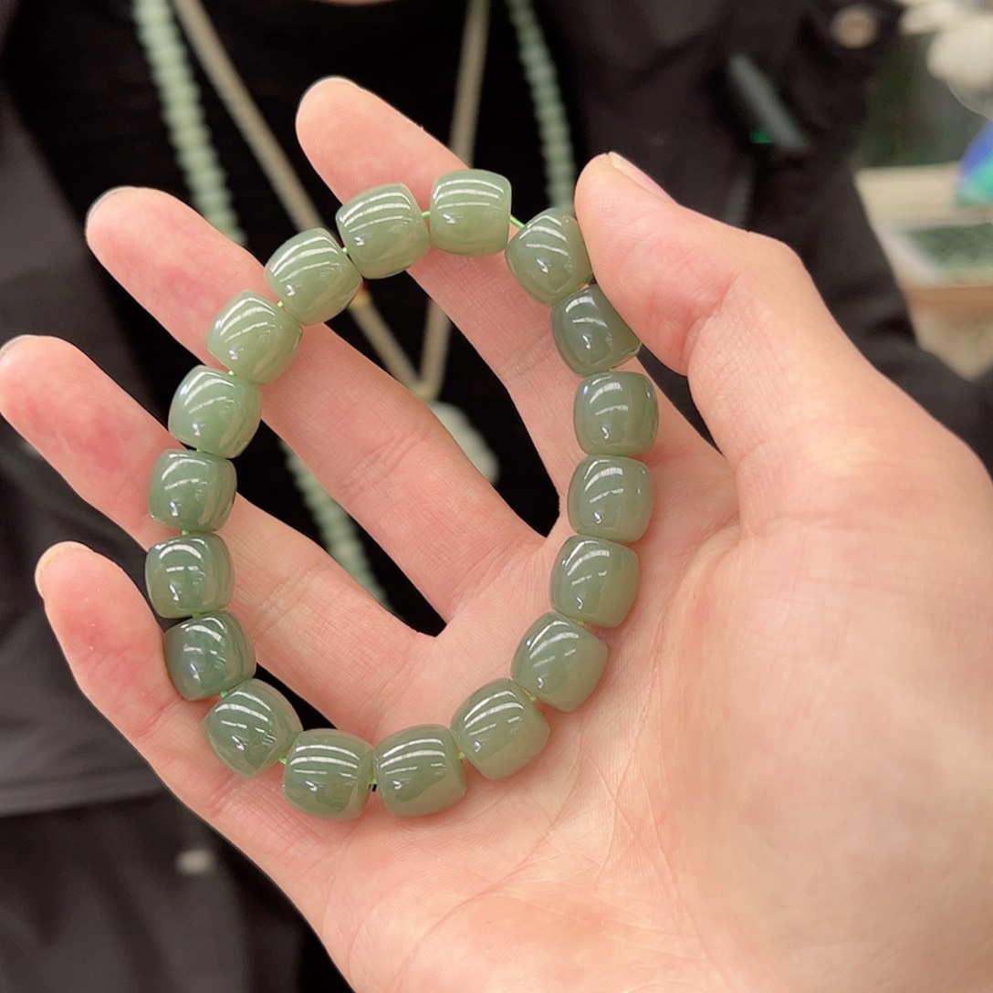 和田玉手链未镶嵌无*纯天然和田玉直切手串300