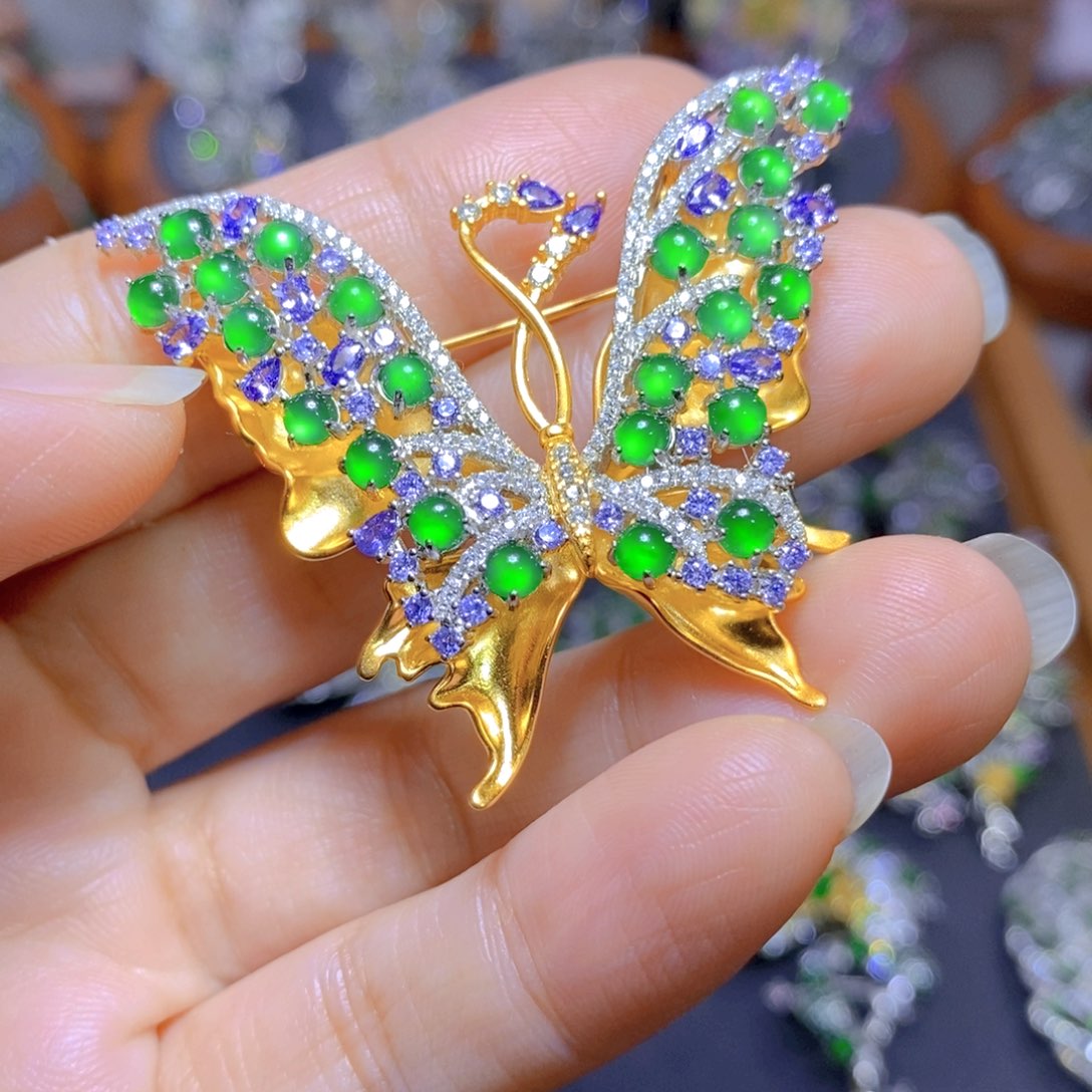 翡翠颈饰银S925镶嵌天然翡翠