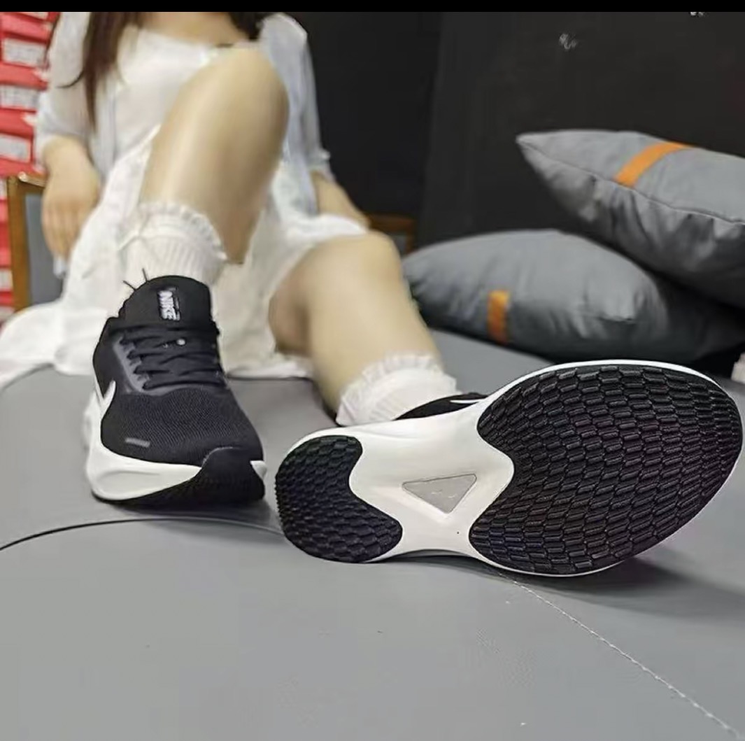 10【运费险】断码品牌碳板运动鞋软底防滑