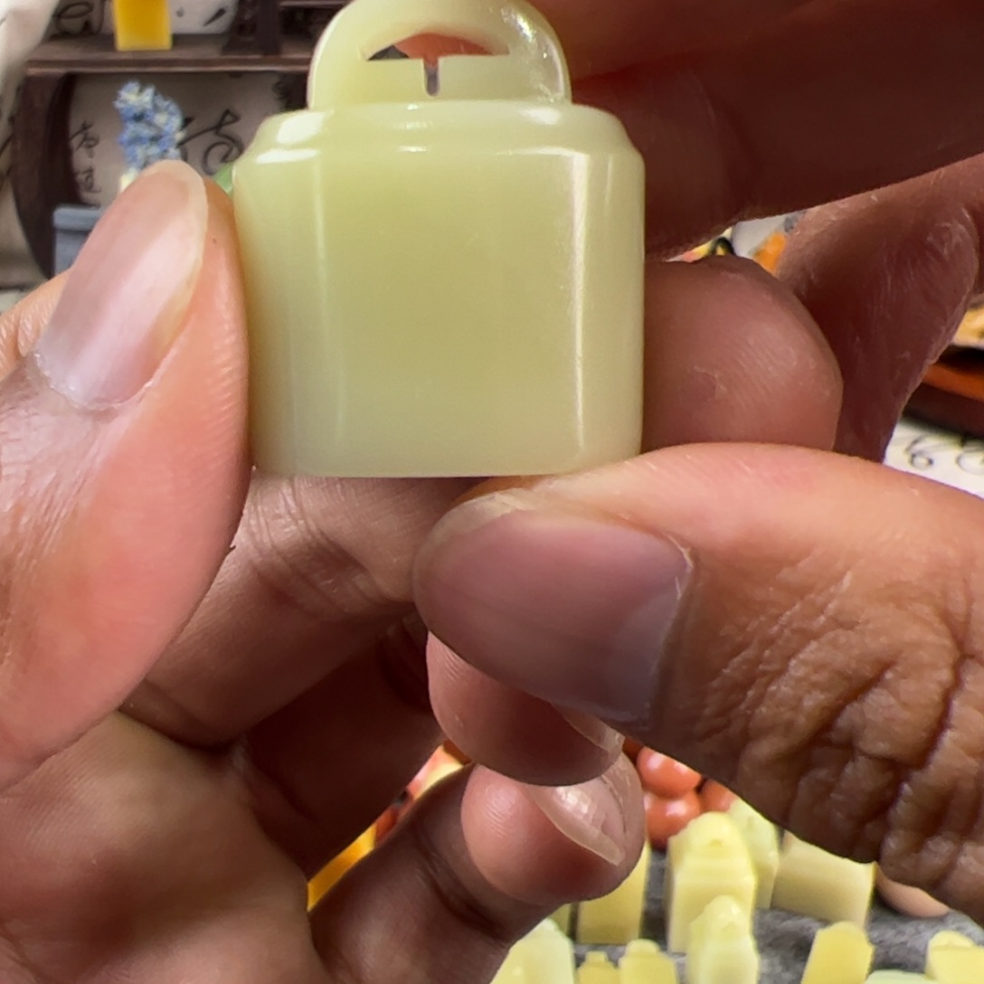 青田石竹叶青如意钮2.4-1.7-2.8