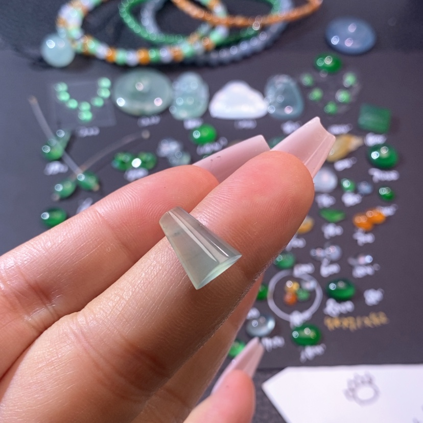 【闪购商品】翡翠挂件未镶嵌条