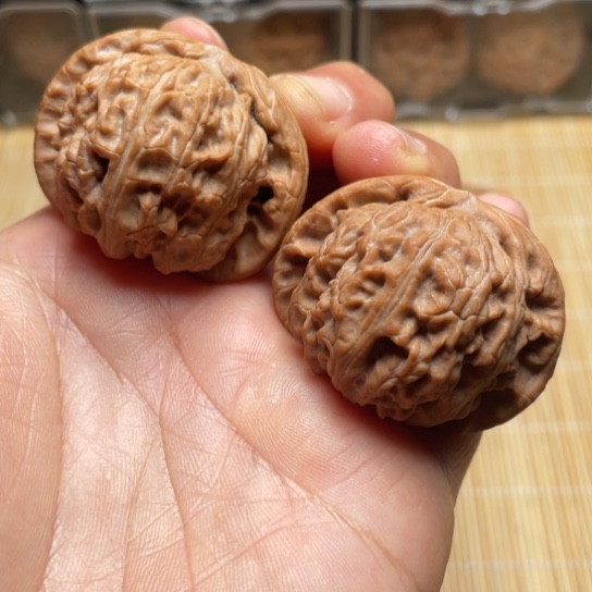 【闪购商品】把件文玩核桃球白………
