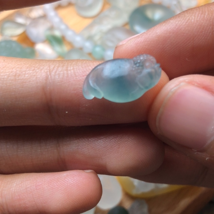 定制翡翠未镶嵌挂件